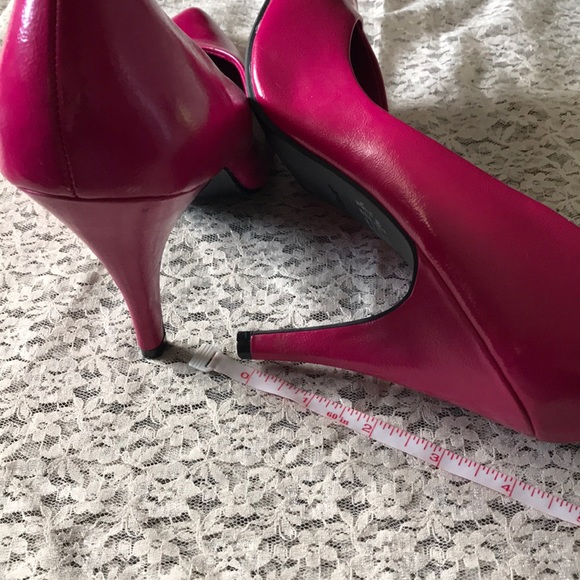 ❗️SOLD ❗️Pink Heels - Picture 5 of 5